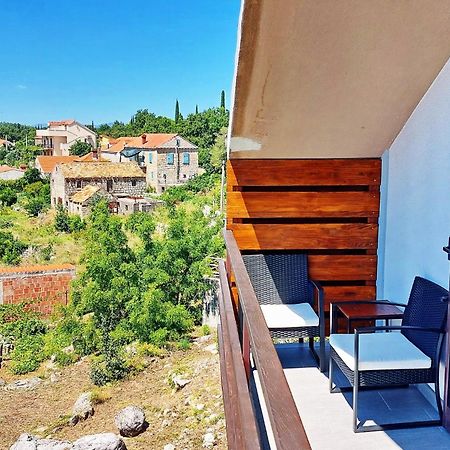 Apartamento Le Petit Čilipi Exterior foto