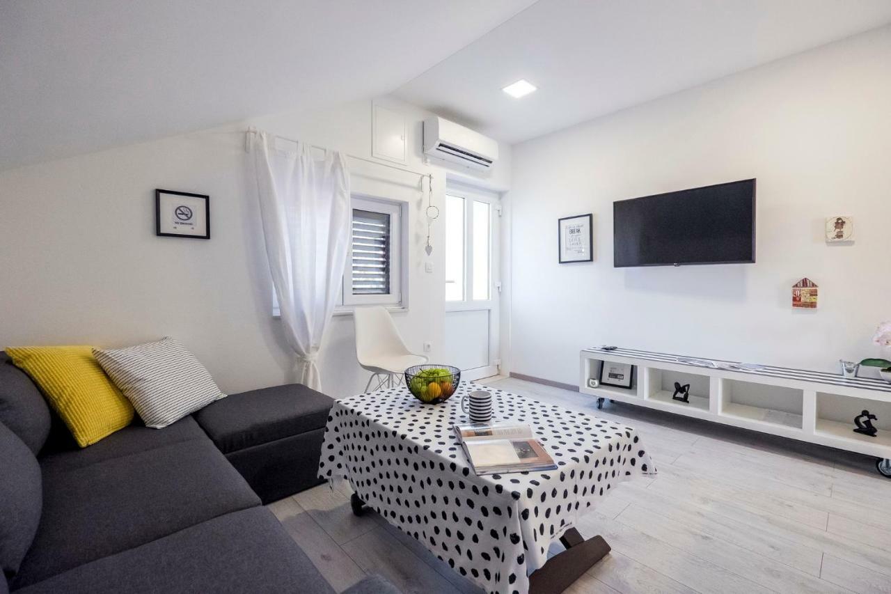 Apartamento Le Petit Čilipi Exterior foto